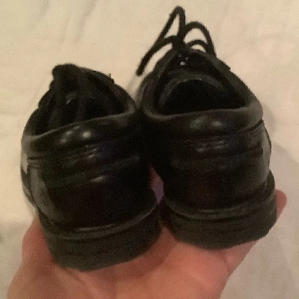 Kenneth Cole Reaction boys 9M leather dress shoes lace up EUC rubber soles black